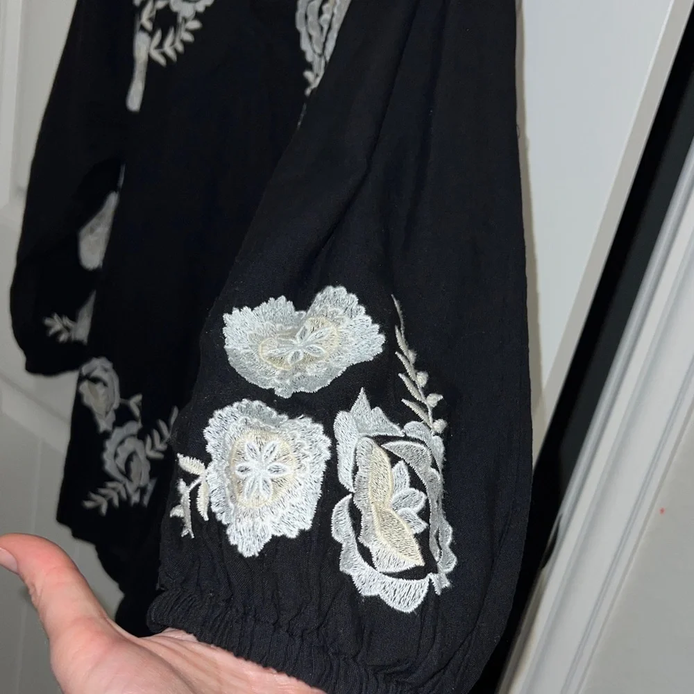 Zara Black Romper with White & Beige Floral Embroidery Size EU/US: XS